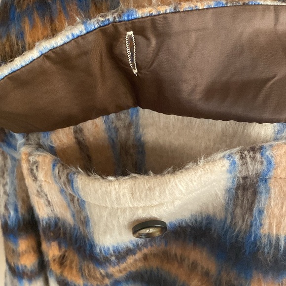 Shacket - Picture 2 of 5